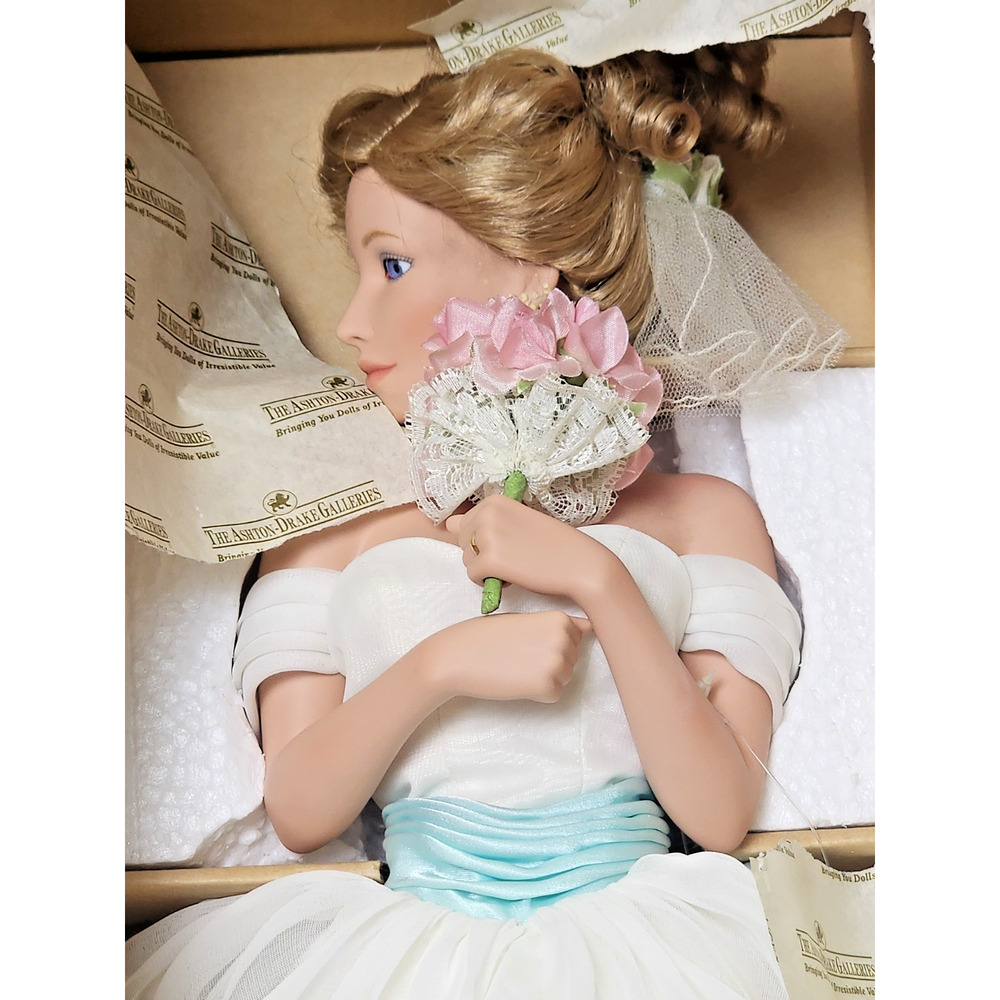 Ashton-Drake “Summer Dream” Artist Sandra Billoto - Porcelain Bride Doll #93743 - Picture 3 of 11
